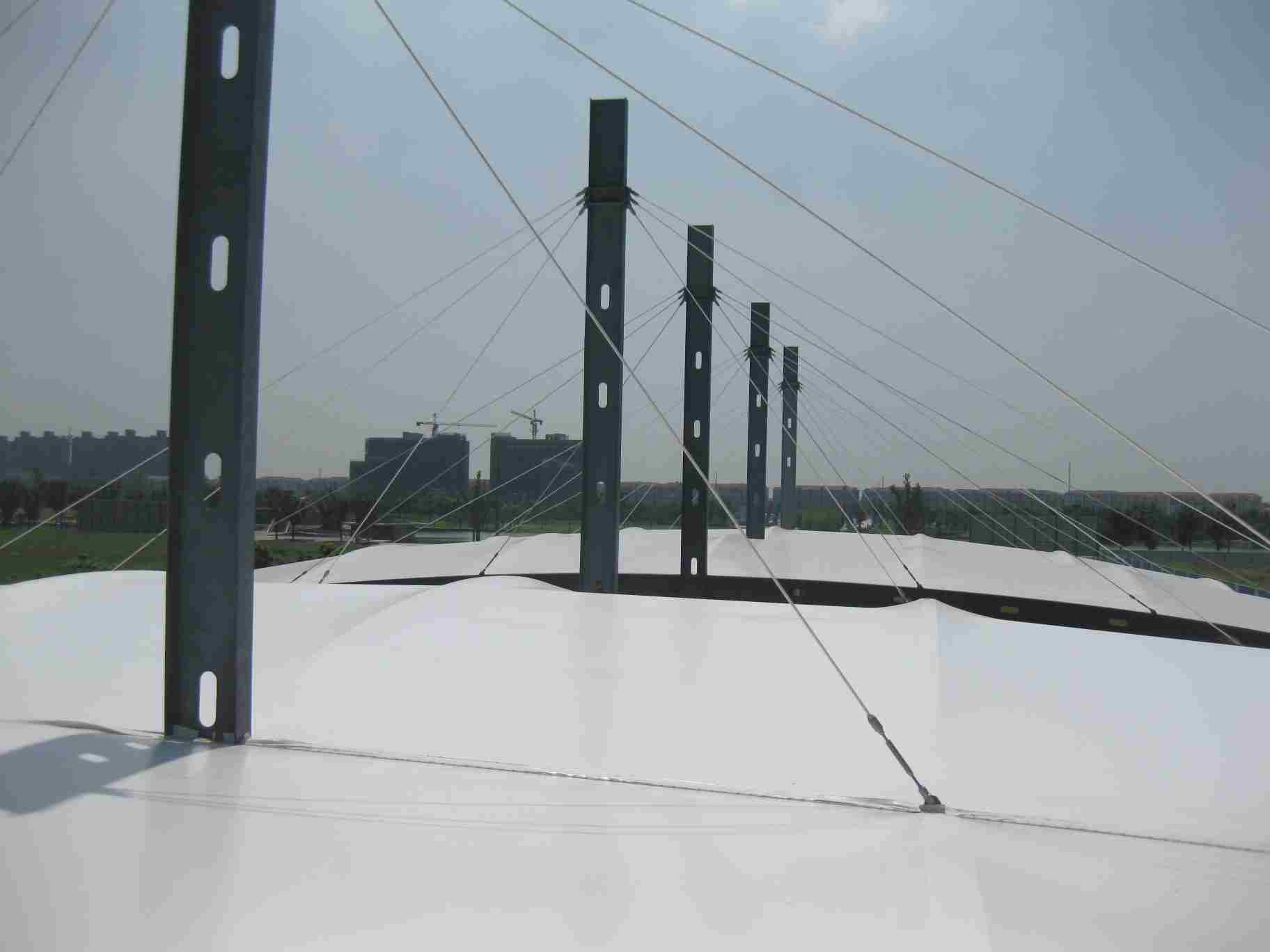 防高空坠落的伸缩雨棚-3