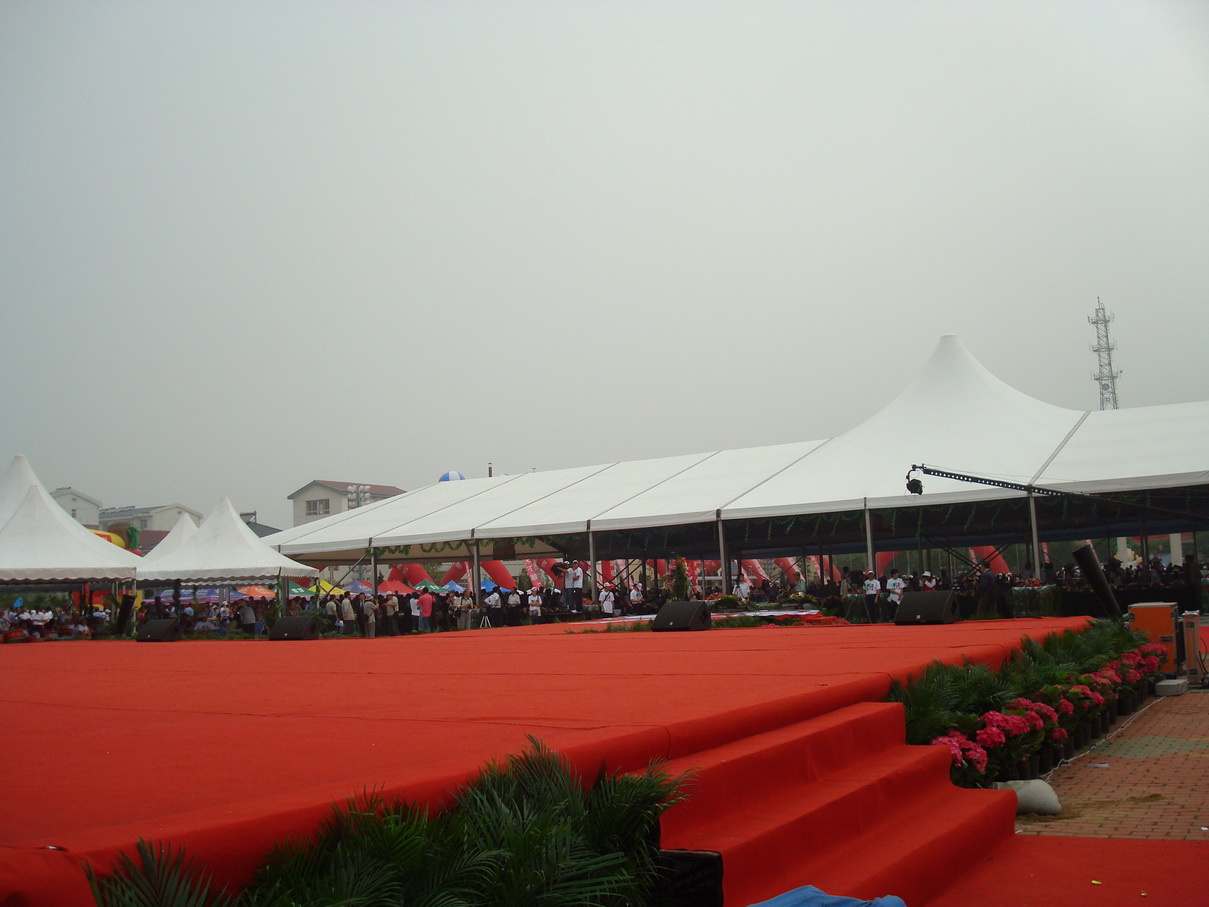 定制膜结构雨棚价格解析-1