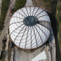 操场膜结构看台的安装与设计 